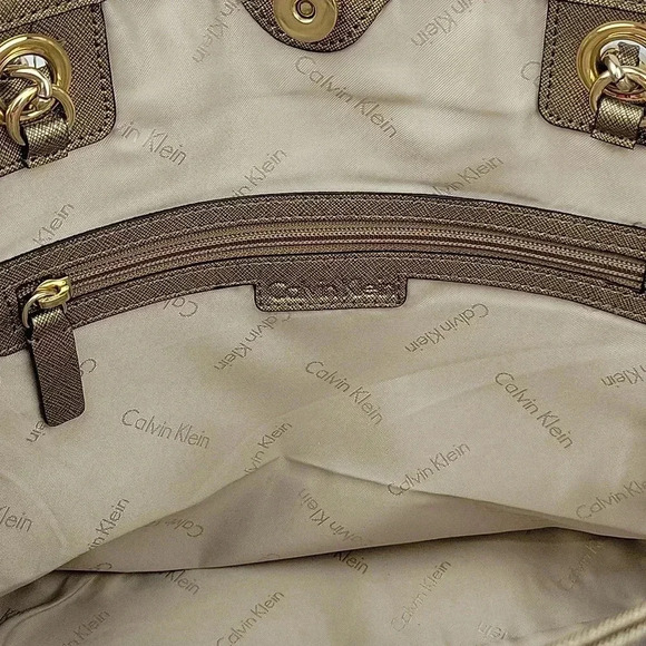 Calvin Klein Saffiano Tote Gold w/ Gold tone Chain Detail - Picture 13 of 16